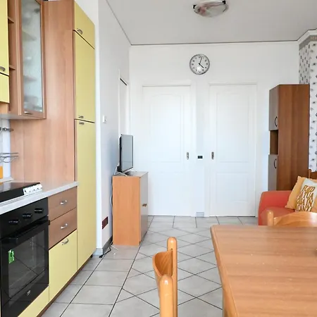 P056 - Porto Recanati, Comodo Trilocale Fronte Mare Porto Recanati