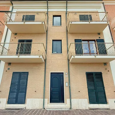 P056 - Porto Recanati, Comodo Trilocale Fronte Mare Διαμέρισμα *