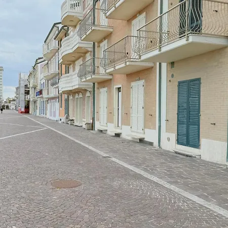 P056 - Porto Recanati, Comodo Trilocale Fronte Mare Διαμέρισμα *