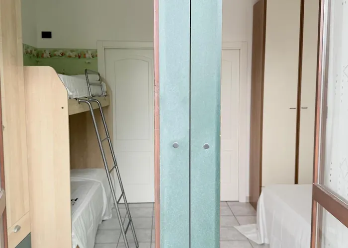 P056 - Porto Recanati, Comodo Trilocale Fronte Mare *