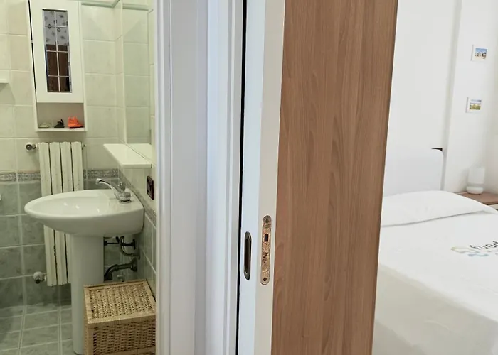 P056 - Porto Recanati, Comodo Trilocale Fronte Mare