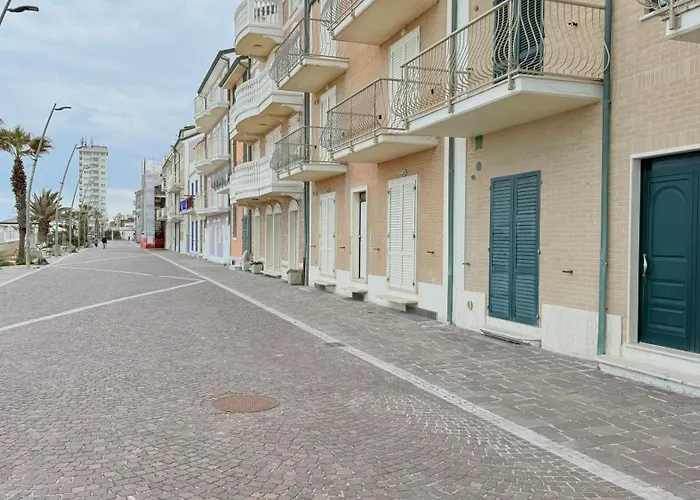 P056 - Porto Recanati, Comodo Trilocale Fronte Mare Διαμέρισμα *